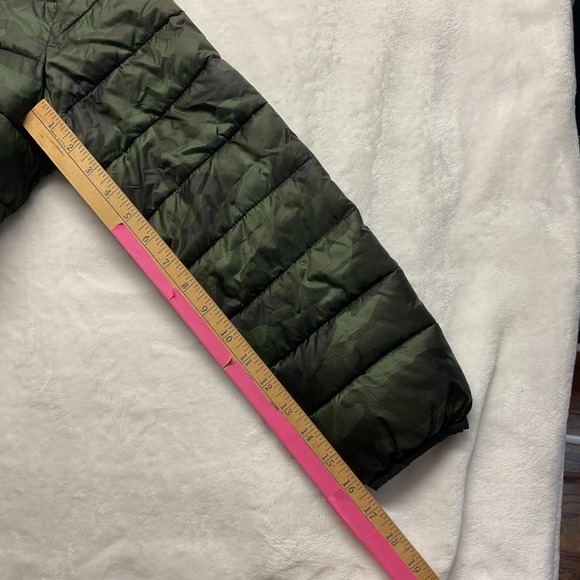 Camouflage Puffer Jacket Hooded Zip Up Skiing or Base Layer Boys Size L 10 12 - Picture 6 of 7